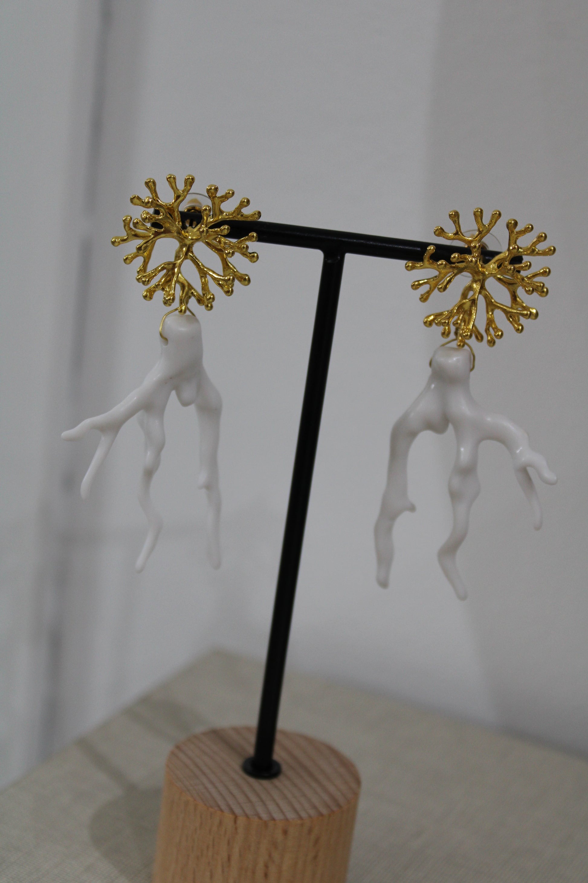 Pendientes coral blanco