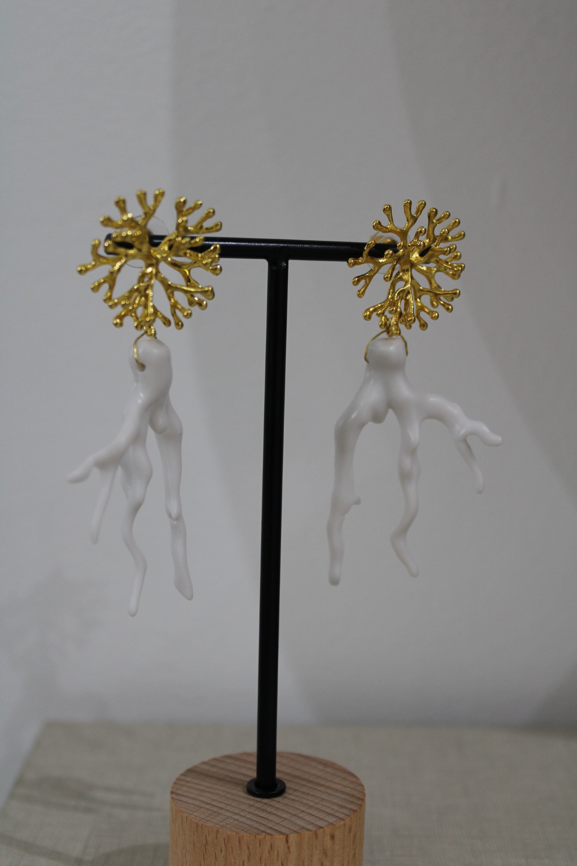 Pendientes coral blanco