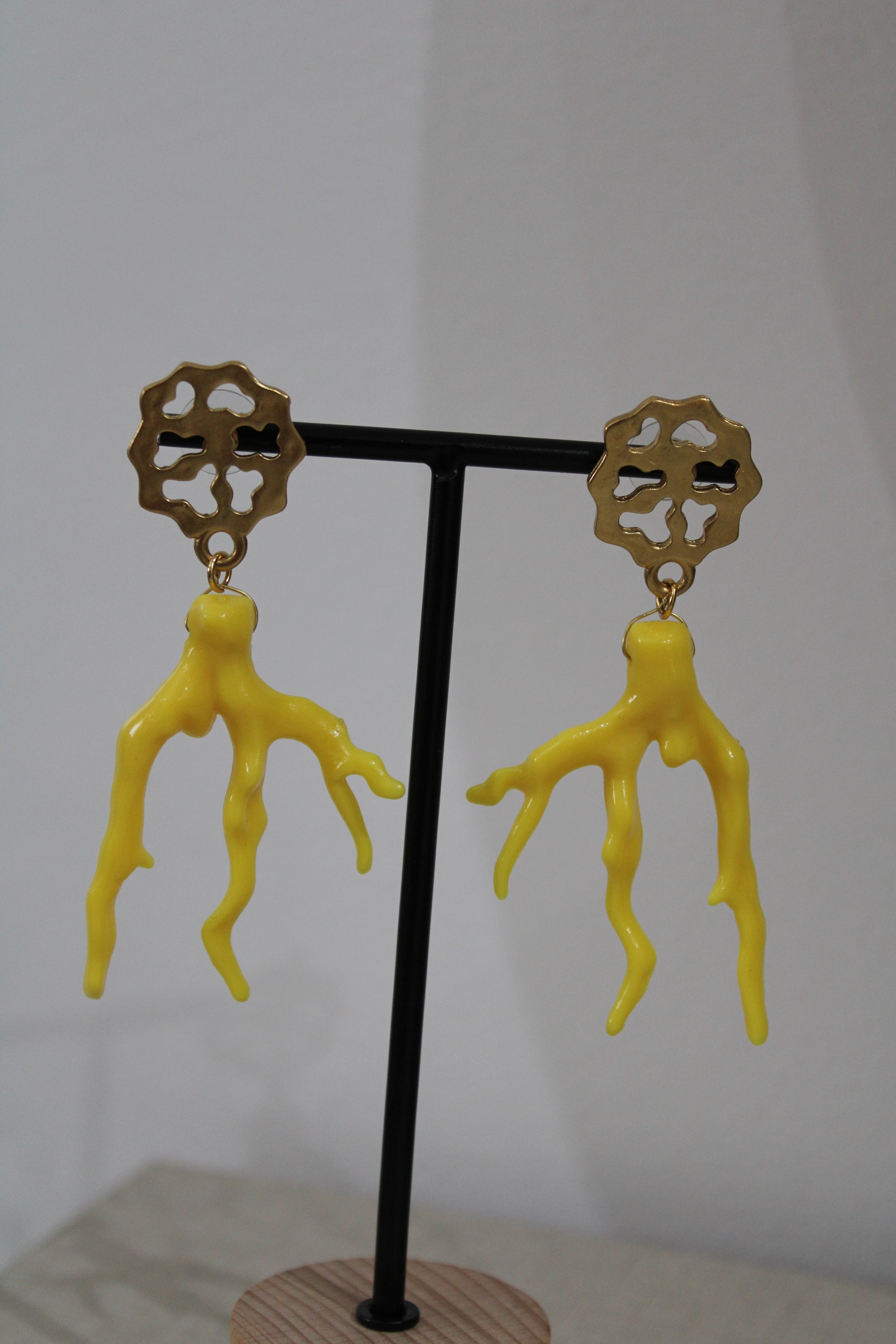 Pendientes coral amarillo