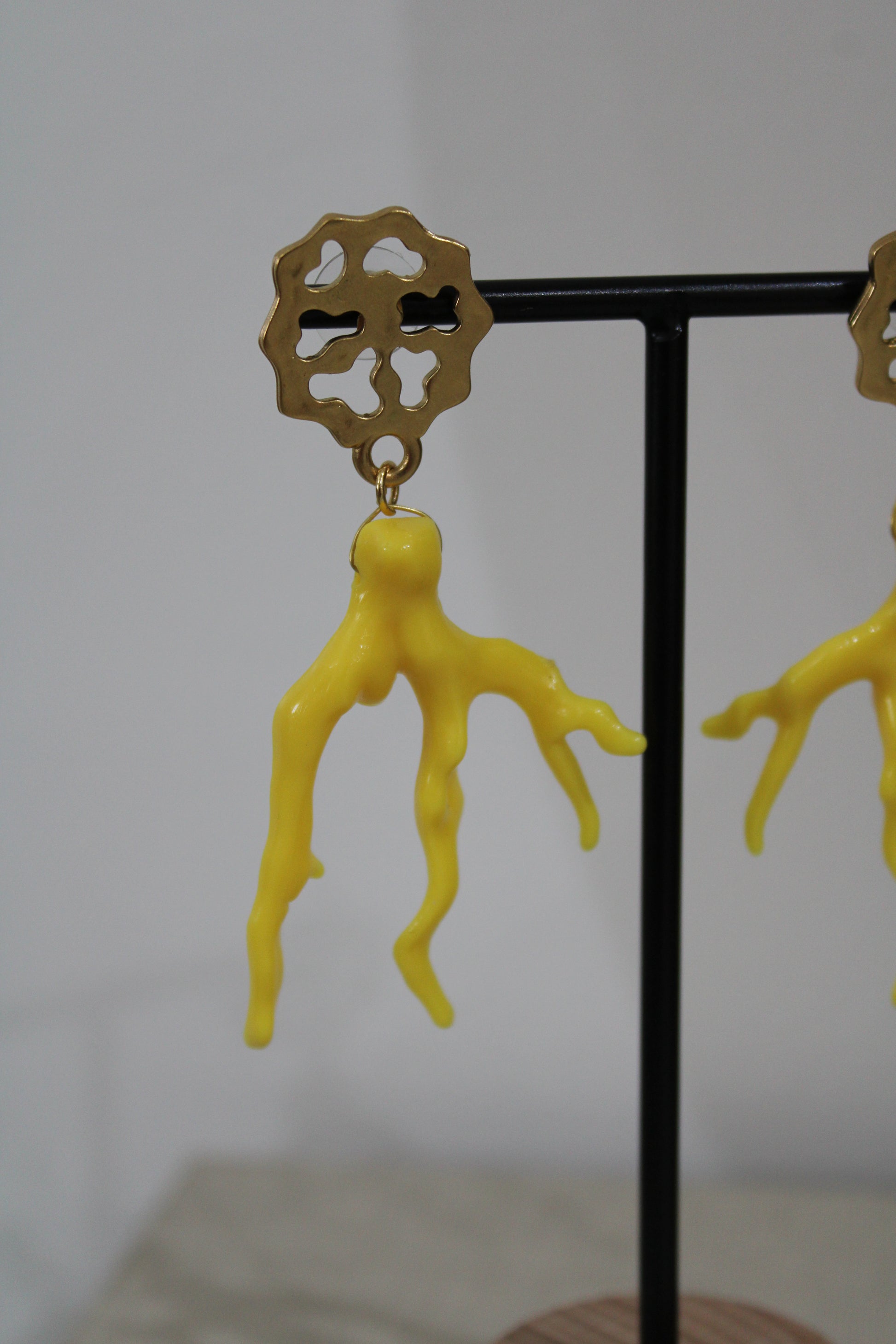 Pendientes coral amarillo